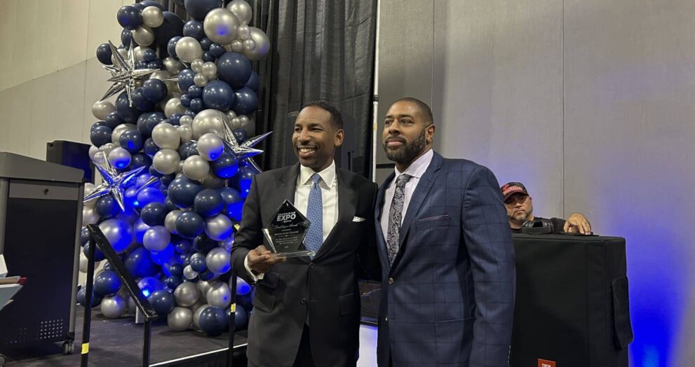 Atlanta Mayor Andre Dickens accepts trailblazing award at 2025 Atlanta Black Expo VIP reception. (Picture by Nyesha Stone/Carvd N Stone)