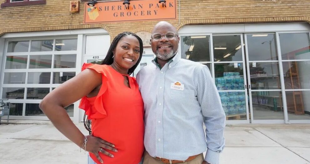 The owners of Sherman Park Grocery Store. (Picture by Ebony Cox/Milwaukee Journal Sentinel)